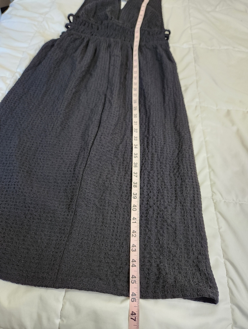 Hint of Blush NWT black textured midi dress deep V- neckline side cutouts Sz XL - Picture 4 of 8